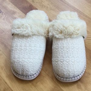 Soft comfy knit slippers by Gaahuu size L